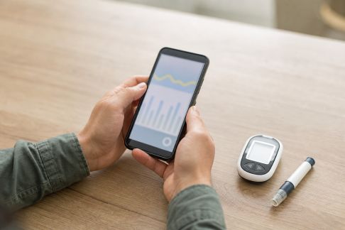Applications mobiles d’autosurveillance de la glycémie : quelles solutions en 2026 ?