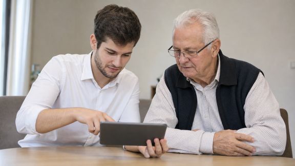 Logiciels et applications pour faciliter la collaboration intergénérationnelle