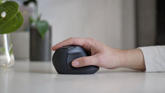 Comment choisir sa souris verticale pour soulager les douleurs au poignet ?