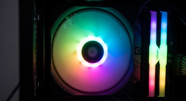 Test des ventilateurs RGB pour PC : efficacité et personnalisation